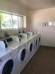 24/7 Laundry Room